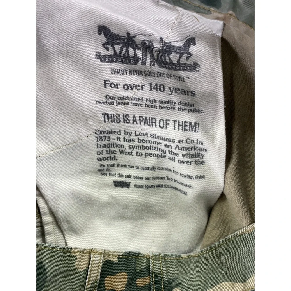 Levis Shorts Mens 40 Camouflage Camo Cargo Multi Pocket Zip Flap‎ Utility Casual
